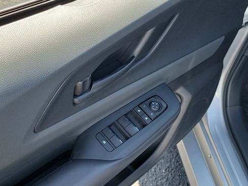 Used 2023 Toyota Prius LE FWD image 20