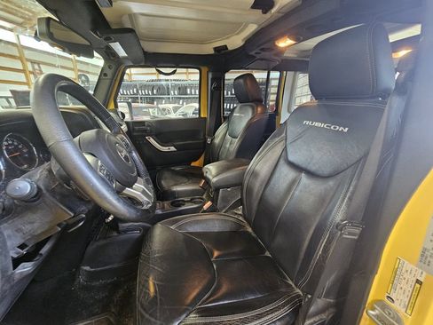 Used 2015 Jeep Wrangler Unlimited Rubicon AWD/4WD image 13