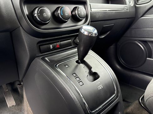 Used 2017 Jeep Patriot Sport image 25