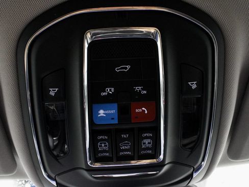Used 2024 Jeep Grand Cherokee Limited 4xe AWD/4WD image 33