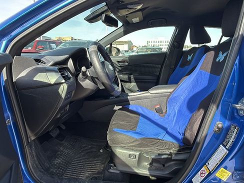 Used 2018 Toyota C-HR XLE image 4