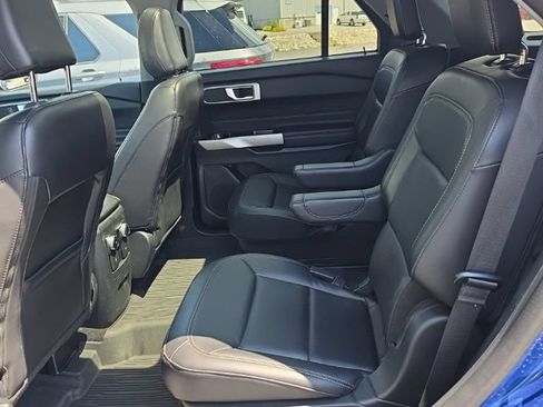 Used 2023 Ford Explorer XLT w/ Equipment Group 202A AWD/4WD image 13