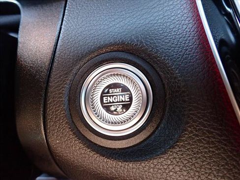 Used 2022 Mercedes-Benz GLC 300 4MATIC image 23