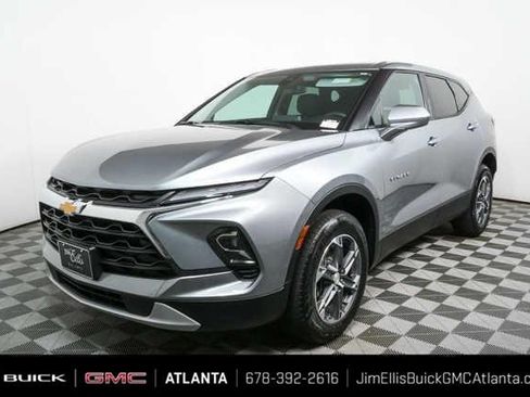 Certified 2025 Chevrolet Blazer LT FWD image 29