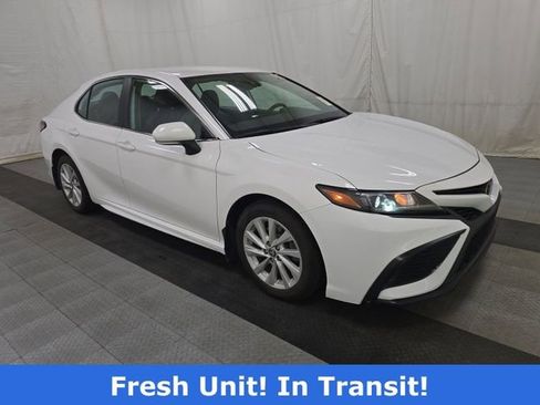 Used 2023 Toyota Camry SE FWD image 4