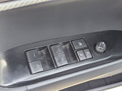 Used 2025 Toyota Camry SE AWD/4WD image 22