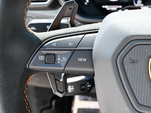 Used 2024 Lamborghini Urus Performante AWD/4WD image 24