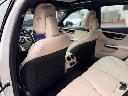 Used 2023 Mercedes-Benz C 300 4MATIC Sedan image 18