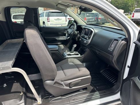 Used 2022 Chevrolet Colorado LT w/ Fleet Safety Package RWD image 23