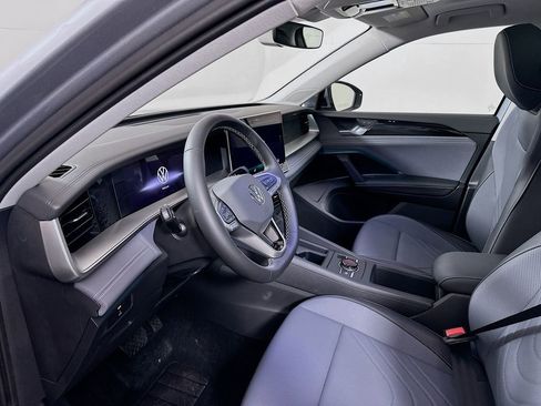 New 2026 Volkswagen Tiguan SE AWD/4WD image 11