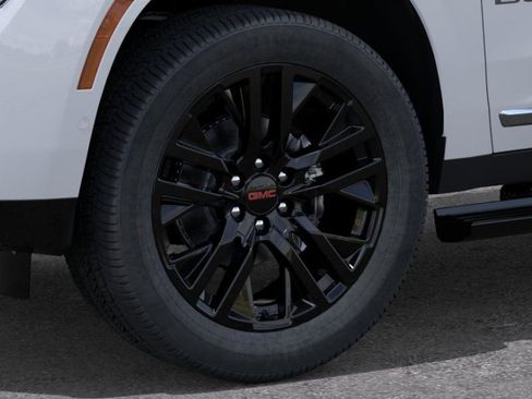 New 2026 GMC Yukon Denali w/ Denali Reserve Package RWD image 9