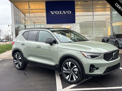 Certified 2023 Volvo XC40 B5 Plus w/ Driver Assist Package image 2