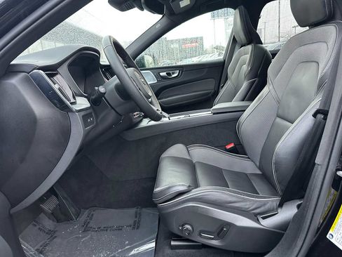 Certified 2024 Volvo XC60 T8 Ultimate w/ Climate Package image 19