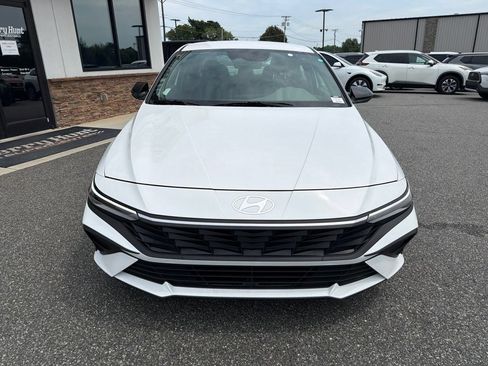 Used 2026 Hyundai Elantra Sport FWD image 12