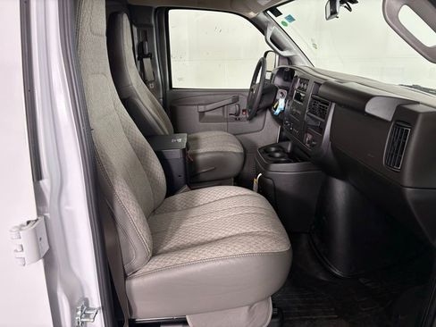 New 2026 Chevrolet Express 2500 w/ Driver Convenience Package RWD image 34