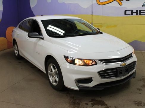 Used 2018 Chevrolet Malibu LS FWD image 4