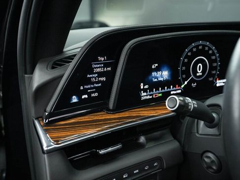 Used 2023 Cadillac Escalade Premium Luxury w/ Performance Package AWD/4WD image 28