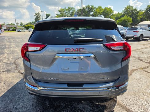 Used 2024 GMC Terrain Denali w/ Denali Premium Package AWD/4WD image 5