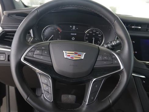 Certified 2025 Cadillac XT5 Premium Luxury image 10