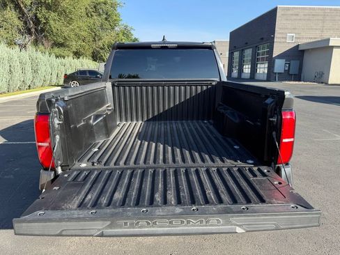 Used 2024 Toyota Tacoma SR5 AWD/4WD image 14