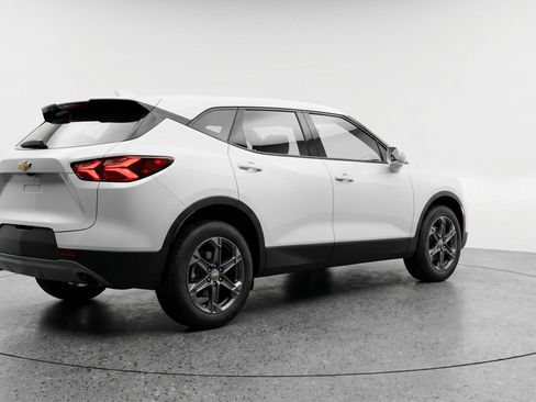 Used 2025 Chevrolet Blazer LT FWD image 7