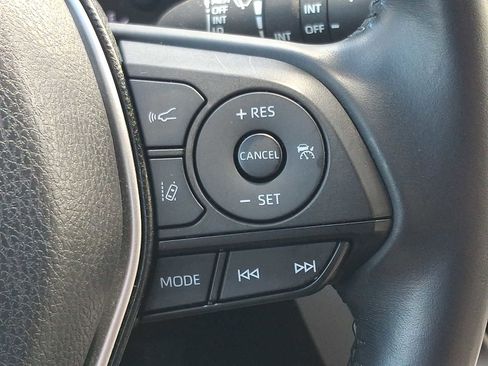 Used 2021 Toyota Venza LE AWD/4WD image 21