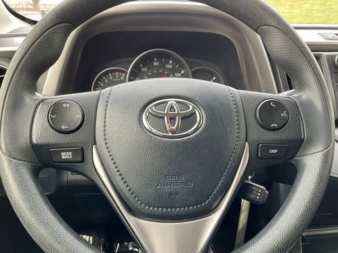 Used 2016 Toyota RAV4 LE image 11