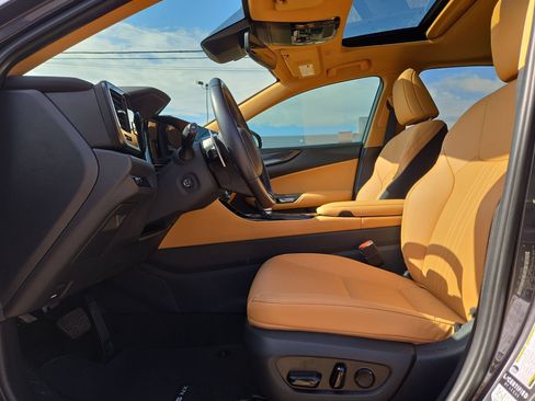 Used 2025 Lexus NX 250 FWD w/ Accessory Package (Z1) image 16