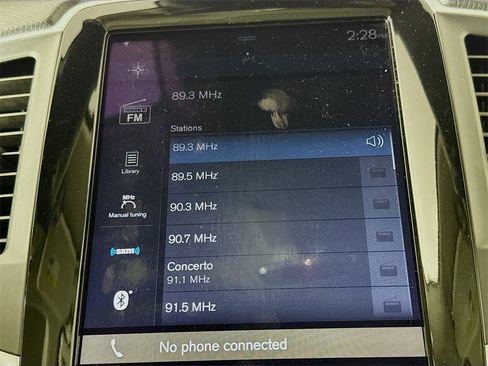 Used 2016 Volvo XC90 T6 Momentum w/ Vision Package image 15