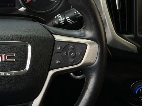 Used 2020 GMC Terrain Denali w/ Denali Premium Package FWD image 14