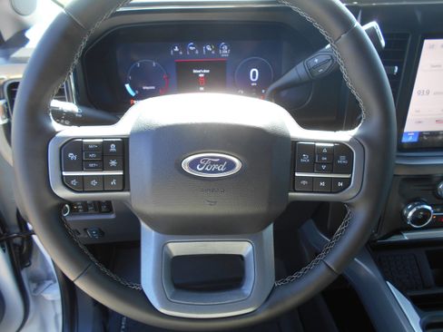 Used 2025 Ford F250 Lariat w/ Lariat Ultimate Package AWD/4WD image 17