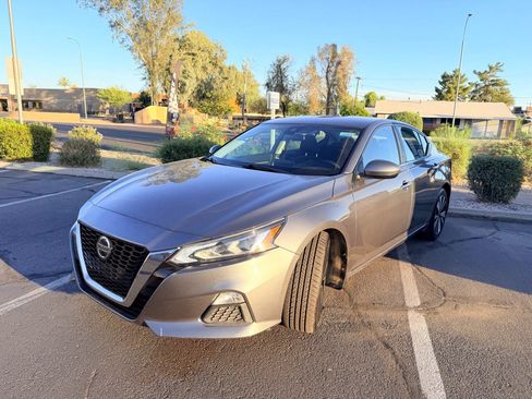 Used 2022 Nissan Altima 2.5 SV FWD image 3