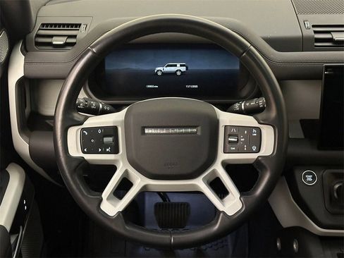 Used 2024 Land Rover Defender 130 S image 21