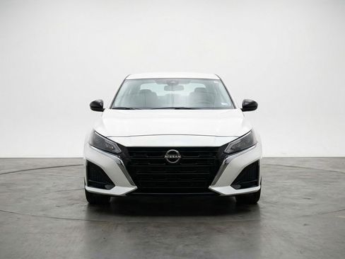Used 2025 Nissan Altima 2.5 SV FWD image 1