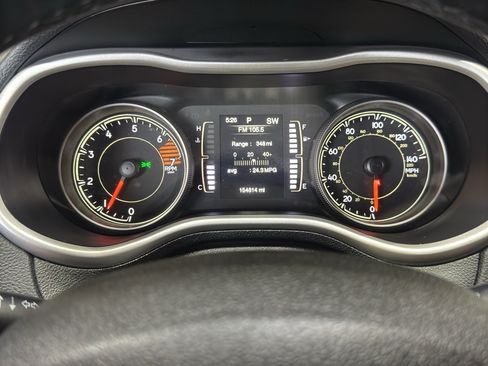 Used 2018 Jeep Cherokee Latitude Plus w/ Cold Weather Group AWD/4WD image 26