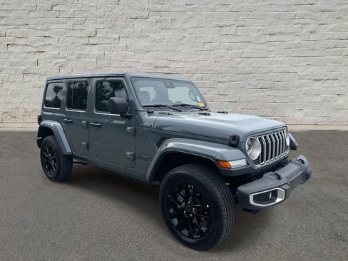 Used 2025 Jeep Wrangler Sahara w/ Safety Group image 7