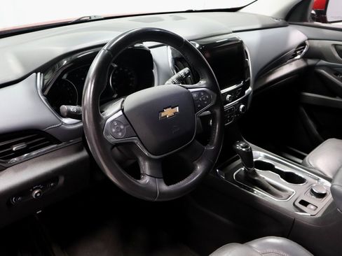 Used 2020 Chevrolet Traverse LT image 26