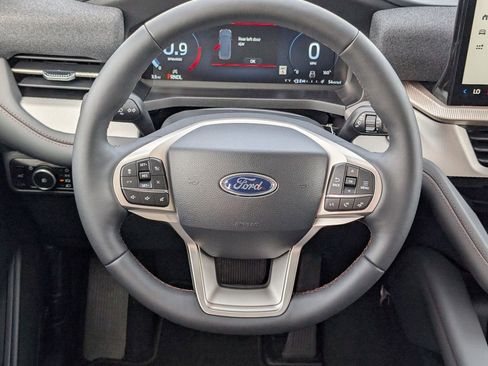 New 2026 Ford Explorer Active w/ Active Comfort Package AWD/4WD image 10