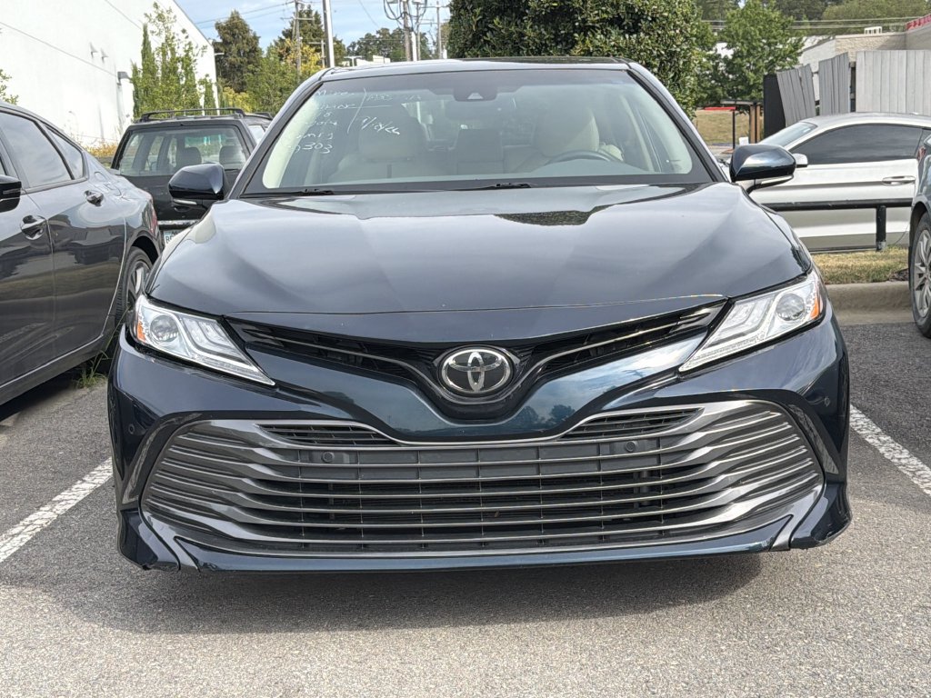 Used 2018 Toyota Camry XLE FWD image 2