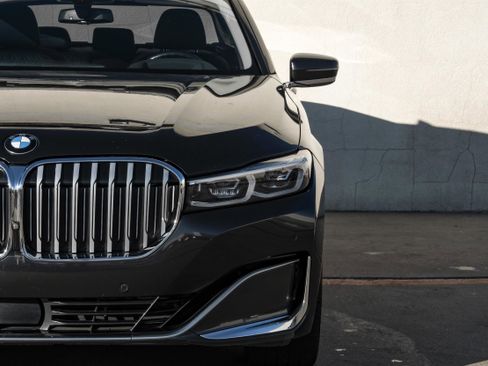 Used 2021 BMW 750i xDrive image 57