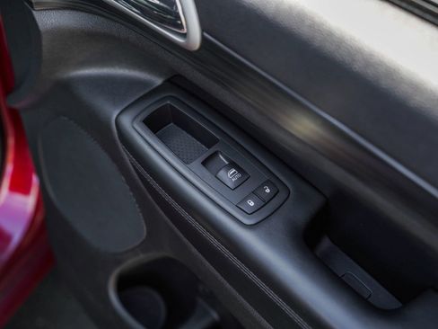Used 2020 Jeep Grand Cherokee Altitude AWD/4WD image 25