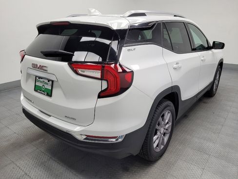 Used 2023 GMC Terrain SLT w/ Tech Package AWD/4WD image 9