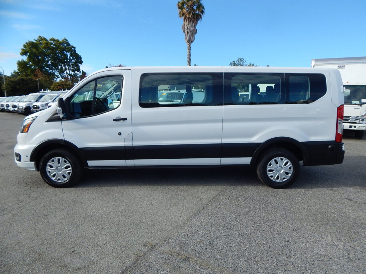 Used 2024 Ford Transit 350 XLT RWD image 5