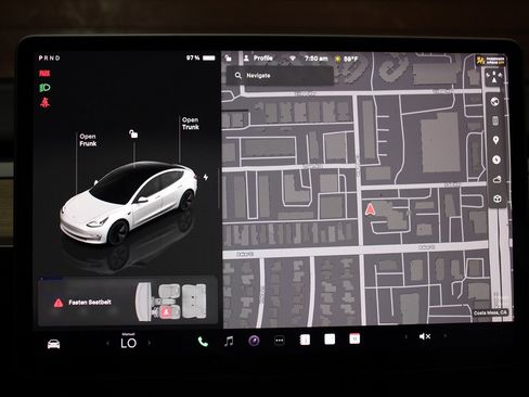 Used 2023 Tesla Model 3 Standard Range image 5