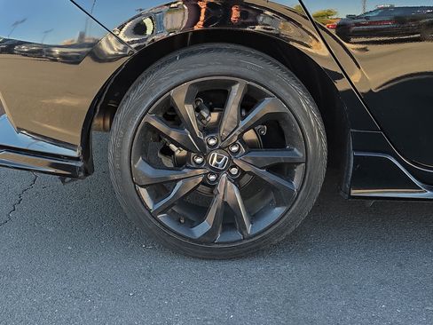 Used 2019 Honda Civic Sport Touring image 9