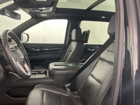 Used 2021 GMC Yukon XL Denali AWD/4WD image 14