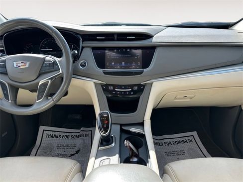 Used 2018 Cadillac XT5 Luxury image 11