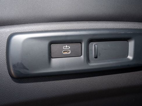 Used 2023 BMW X5 M50i w/ Climate Comfort Package image 19