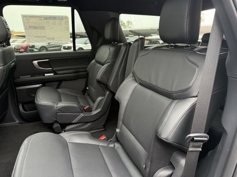 New 2026 Ford Expedition Platinum image 21