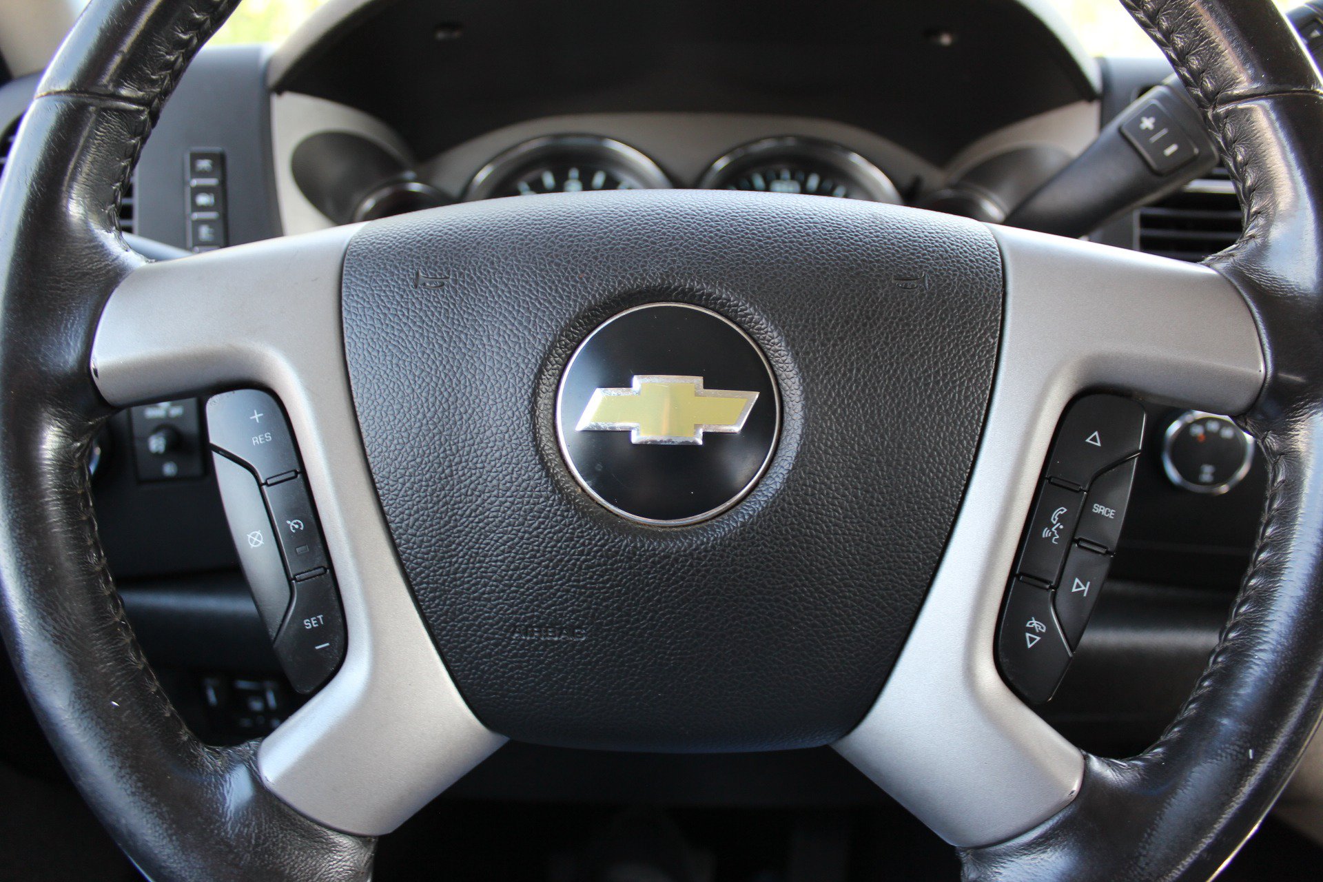 Used 2011 Chevrolet Silverado 2500 LT w/ Interior Plus Package AWD/4WD image 23